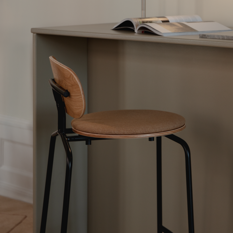 UMAGE Lifestyle Curious Barstool Oak Black Sugarbrown 2