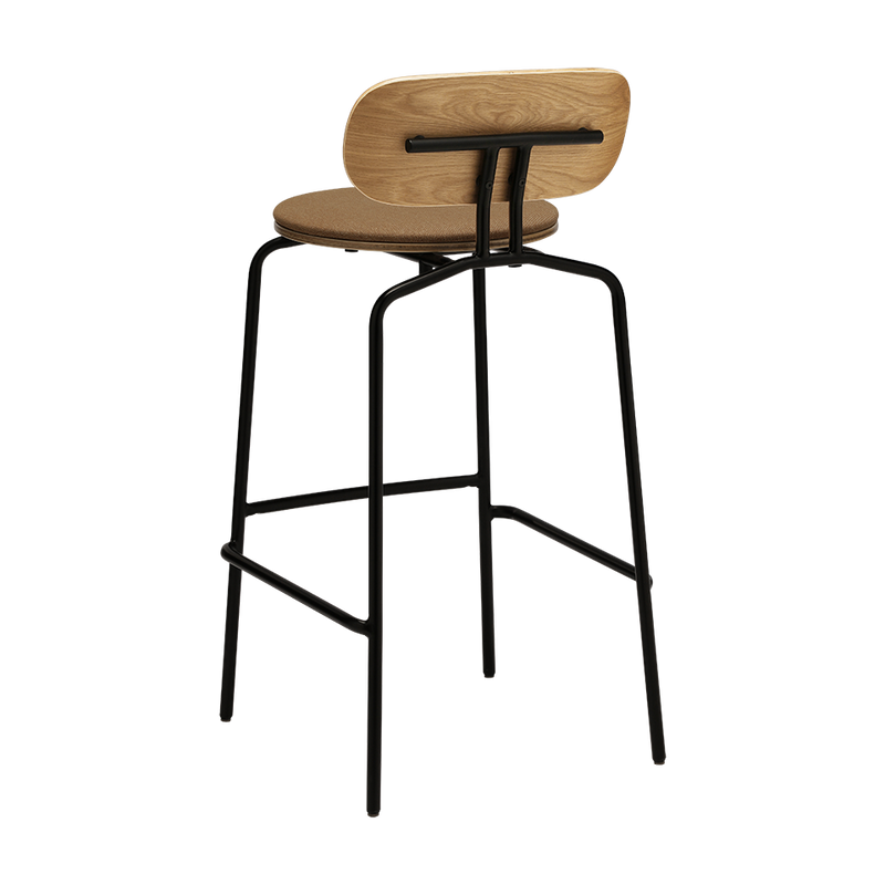 UMAGE Packshot 5918 3C719 01 Curious Bar Stool Oak Black Sugar Brown (3)